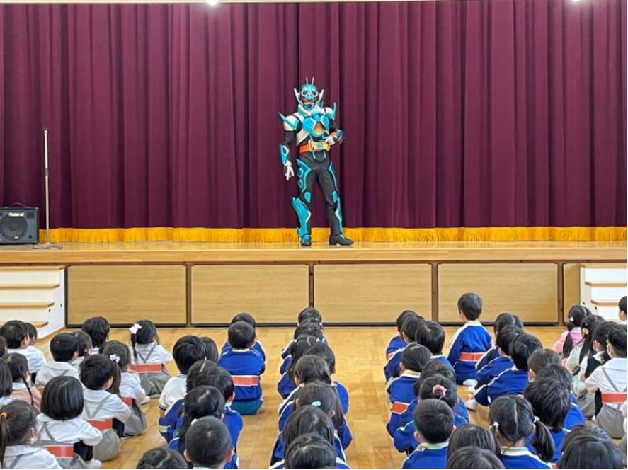  にっこり通信2023【仮面ライダーガッチャード来園！】